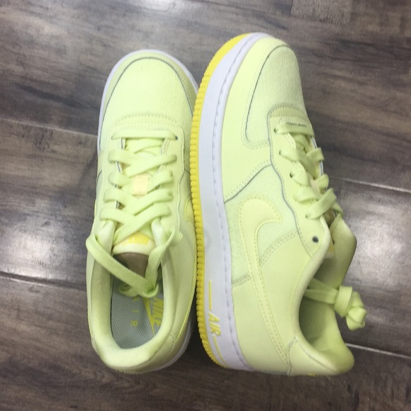 NIKE AIR FORCE 1 LV8 (GS) citron tiny/yellow - Picture 16 of 16